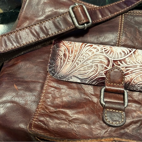 Jack Georges Savio Horseshoe Tooled Leather Crossbody Bag - Picture 10 of 13
